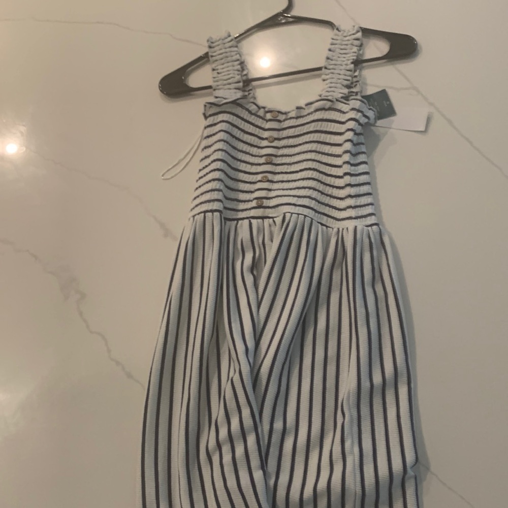 Never been worn still has tag on it